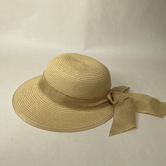 Other - Natural color straw hat